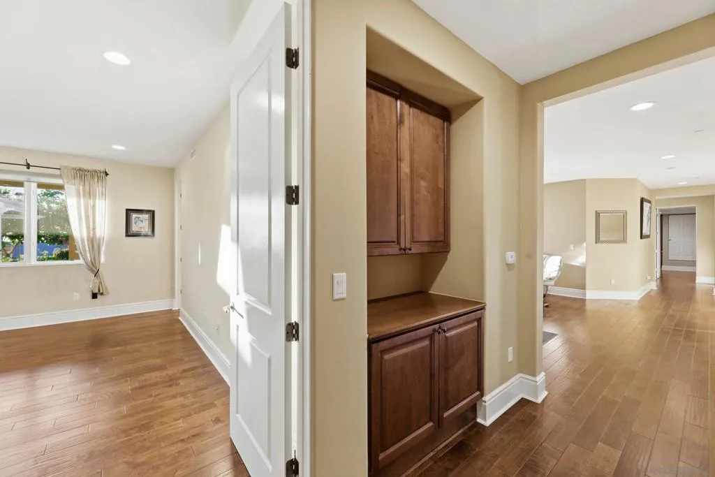 1690 Gascony Rd, Encinitas, California 92024 home-pic-33