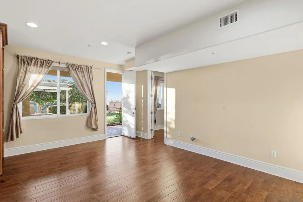 1690 Gascony Rd, Encinitas, California 92024 home-pic-41
