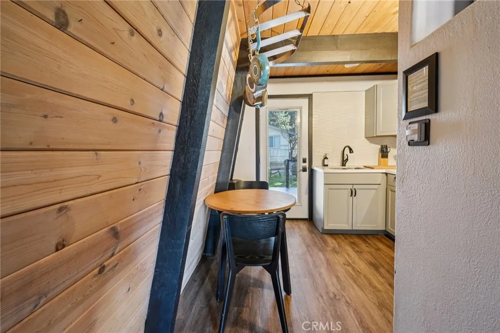 42683 Falcon Avenue, Big Bear Lake, California 92315 home-pic-12