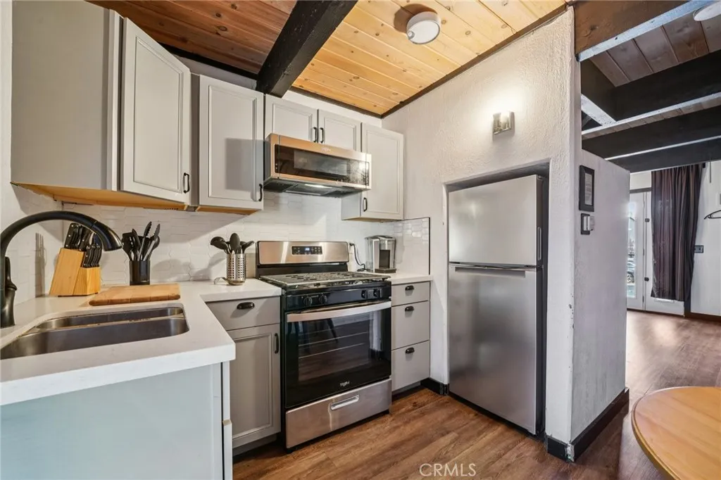 42683 Falcon Avenue, Big Bear Lake, California 92315 home-pic-11