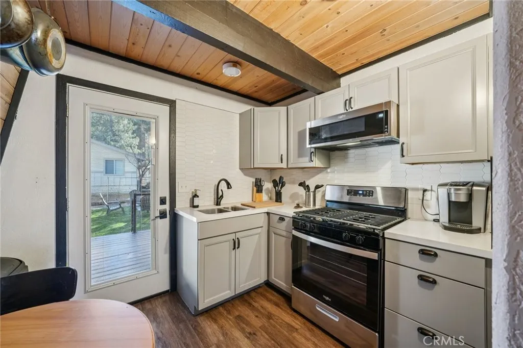 42683 Falcon Avenue, Big Bear Lake, California 92315 home-pic-10