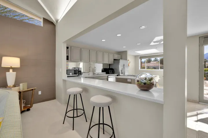 Breakfast bar