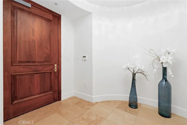Foyer/Formal Entry