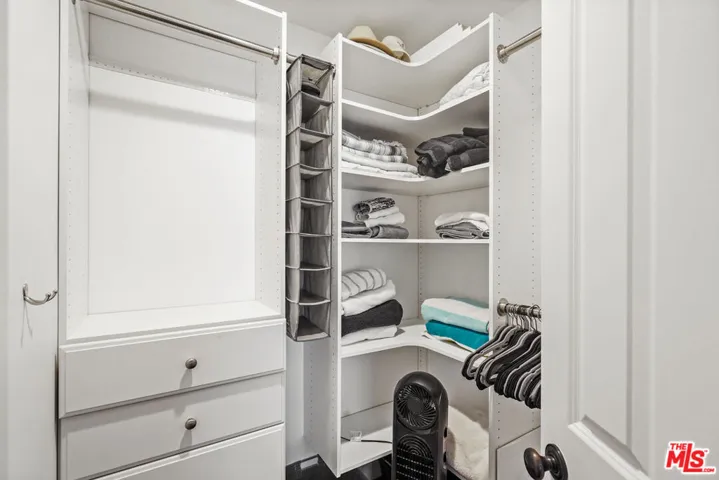 Walk in closet