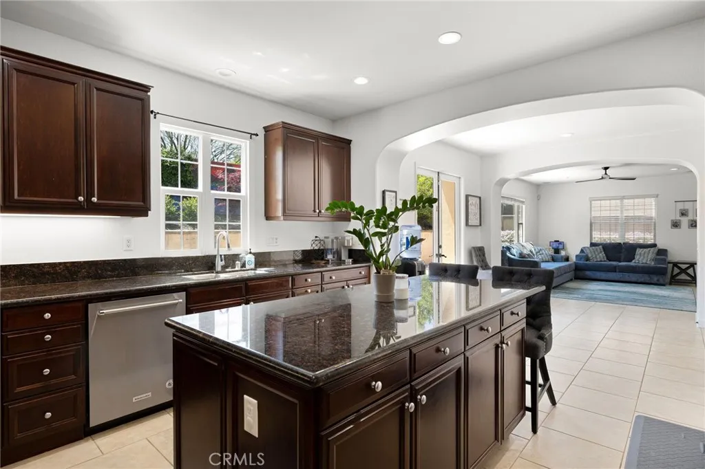 1526 Cole Lane, Upland, California 91784 home-pic-18