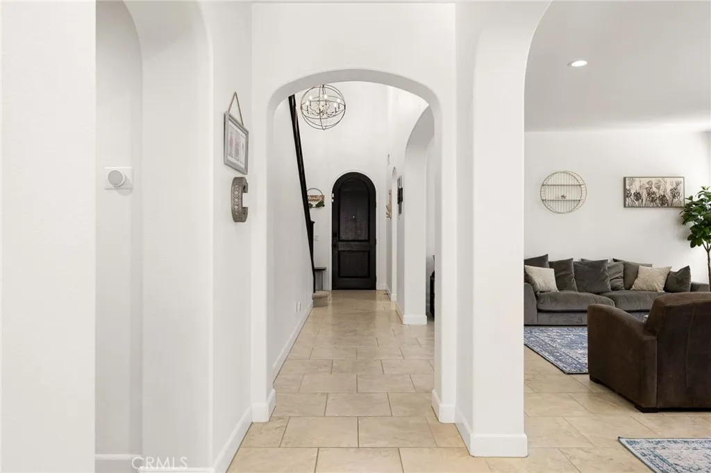 1526 Cole Lane, Upland, California 91784 home-pic-11