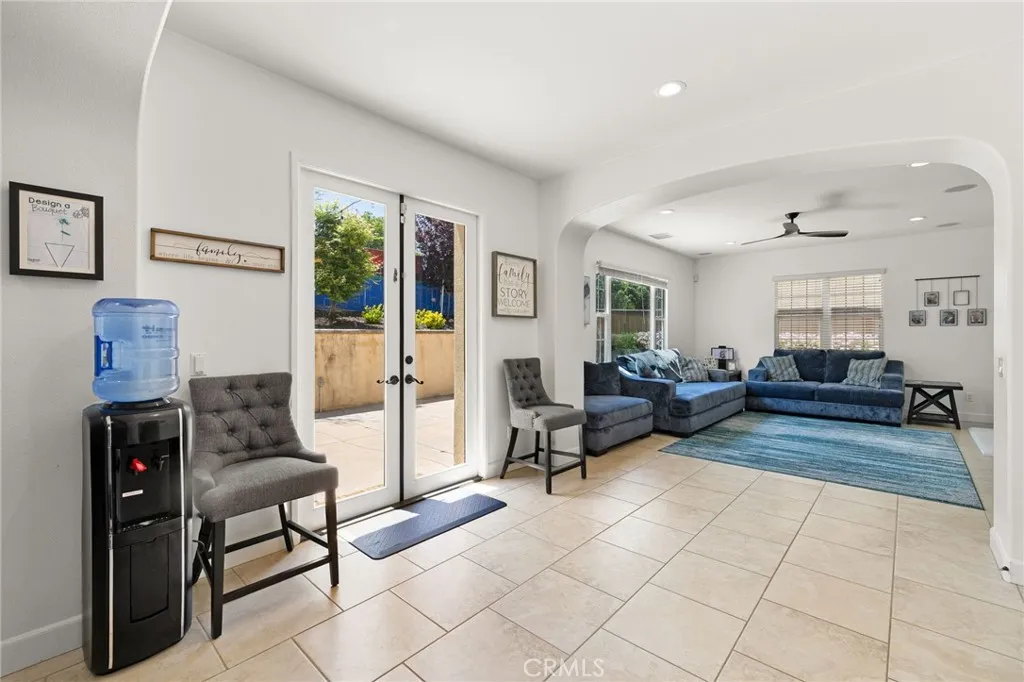 1526 Cole Lane, Upland, California 91784 home-pic-12