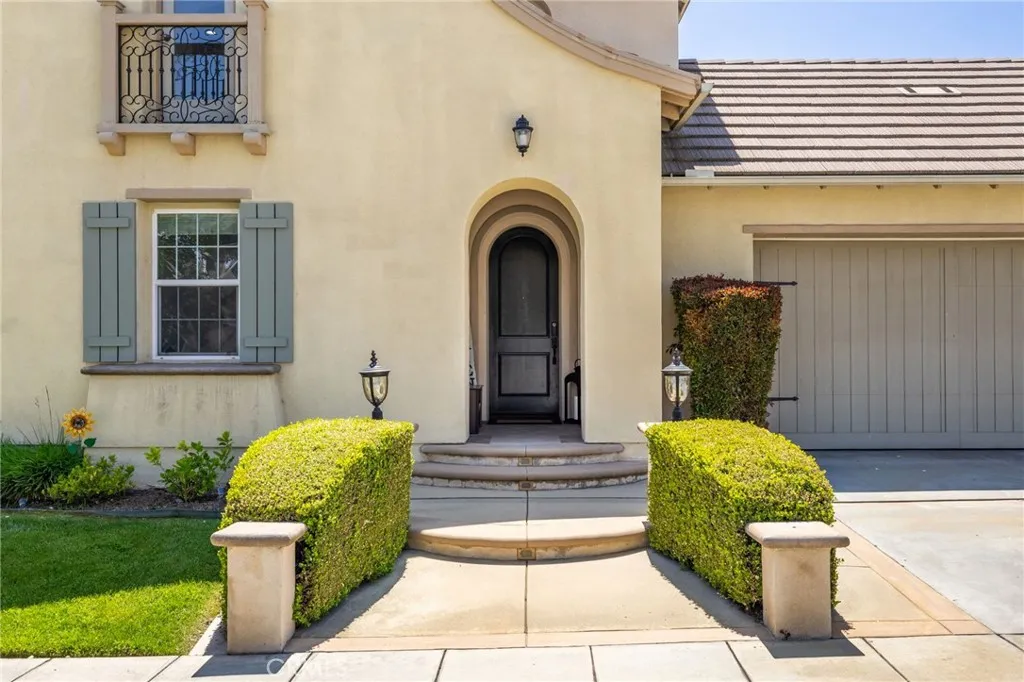 1526 Cole Lane, Upland, California 91784 home-pic-3
