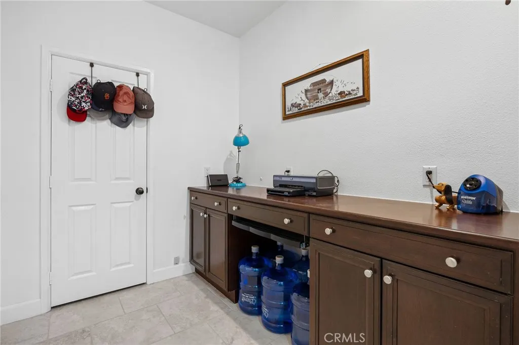 1526 Cole Lane, Upland, California 91784 home-pic-23