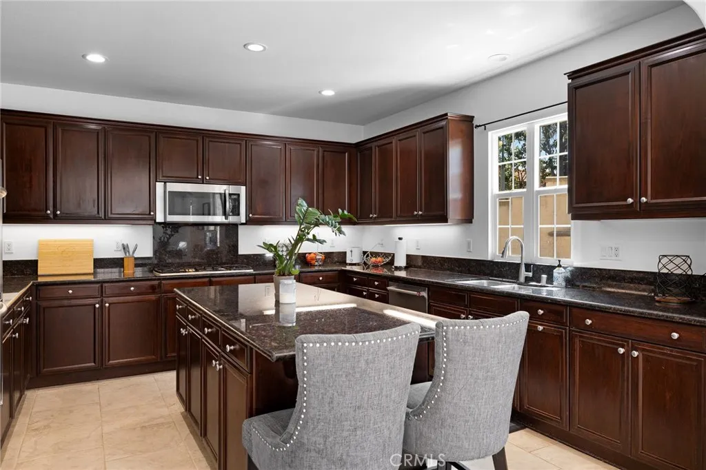 1526 Cole Lane, Upland, California 91784 home-pic-15