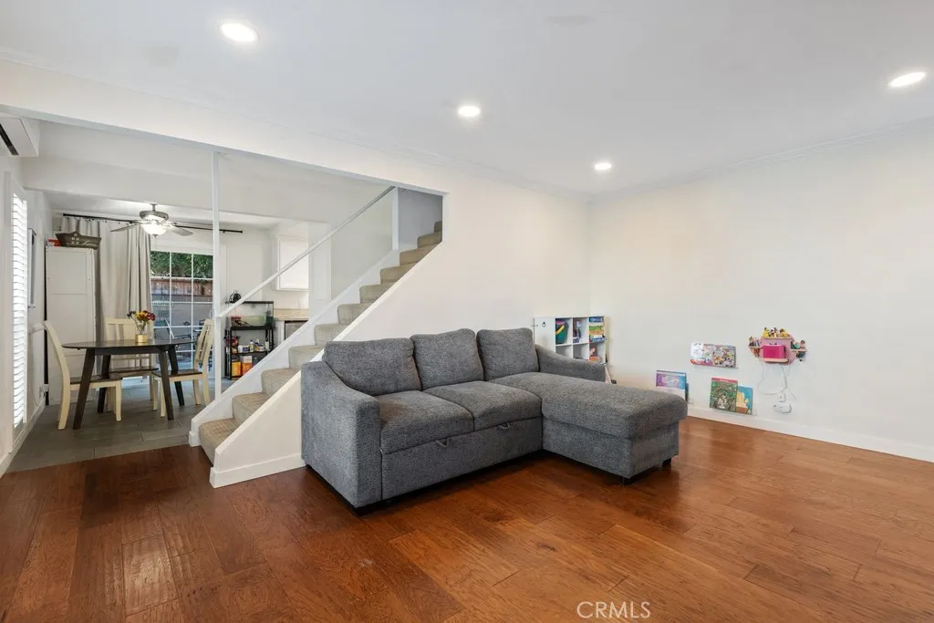 10403 Stratton Court, Cypress, California 90630 home-pic-4