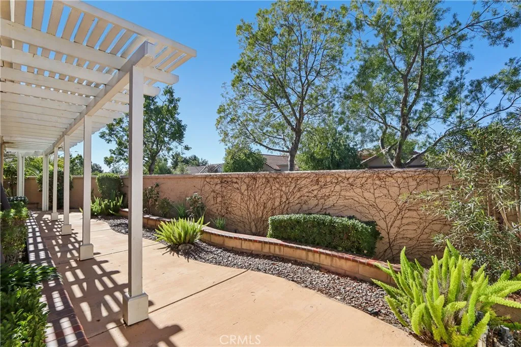 29245 Winding Brook Drive, Menifee, California 92584 home-pic-33
