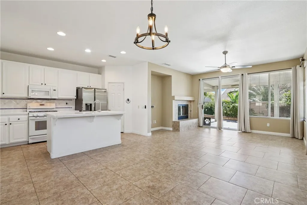 29245 Winding Brook Drive, Menifee, California 92584 home-pic-7