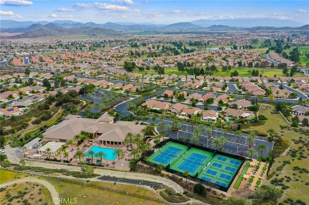 29245 Winding Brook Drive, Menifee, California 92584 home-pic-39