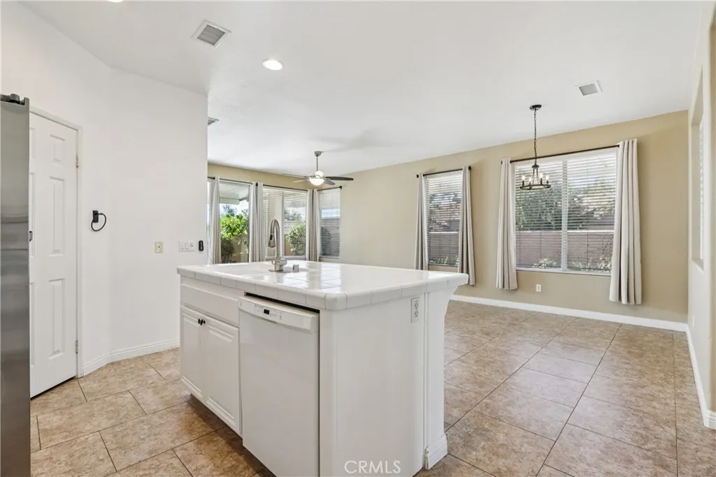 29245 Winding Brook Drive, Menifee, California 92584 home-pic-11