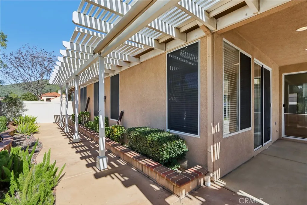 29245 Winding Brook Drive, Menifee, California 92584 home-pic-32