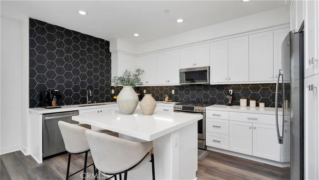1669 W Lincoln Avenue 102, Anaheim, California 92801 home-pic-4