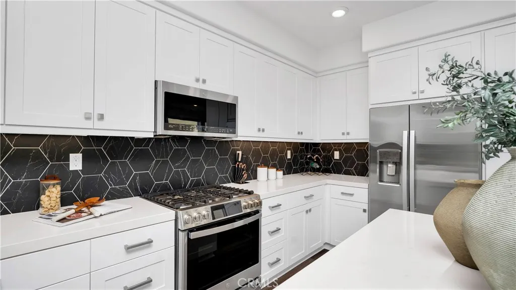 1669 W Lincoln Avenue 102, Anaheim, California 92801 home-pic-3