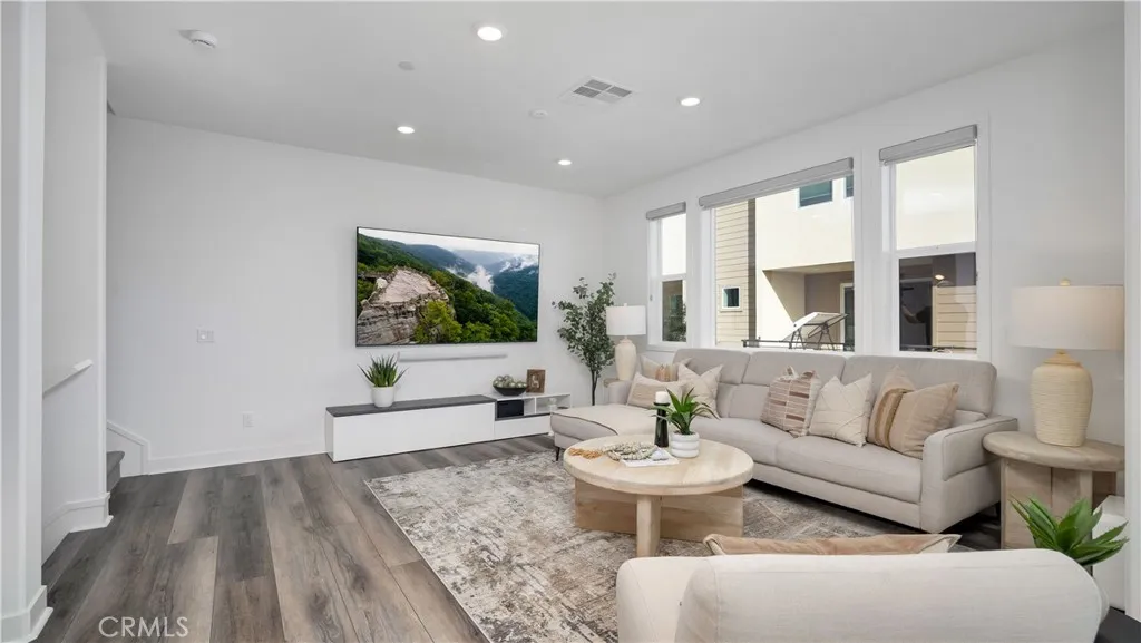 1669 W Lincoln Avenue 102, Anaheim, California 92801 home-pic-9