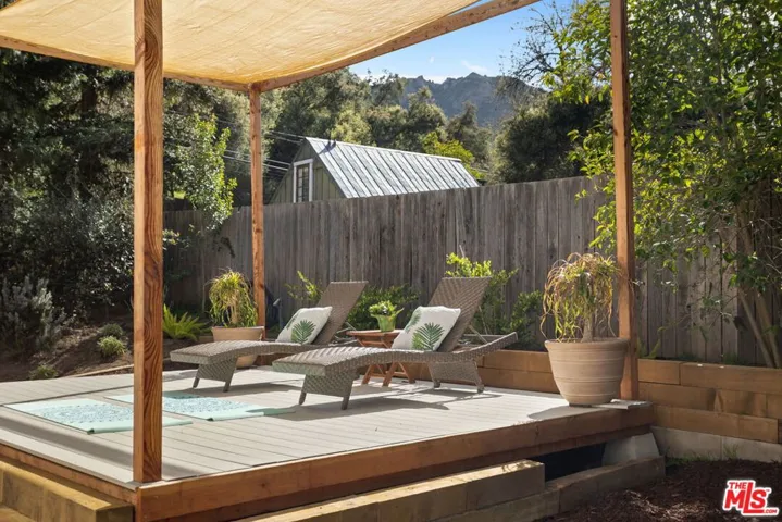 Yoga / Morning Coffee Deck