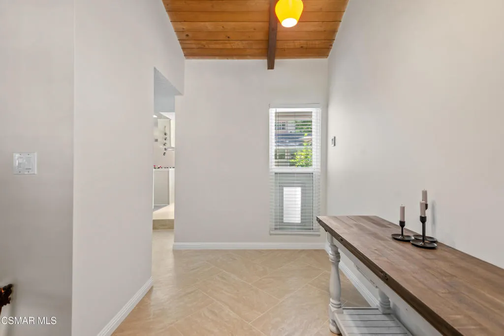 4230 Canoga Avenue, Woodland Hills, California 91364 home-pic-2