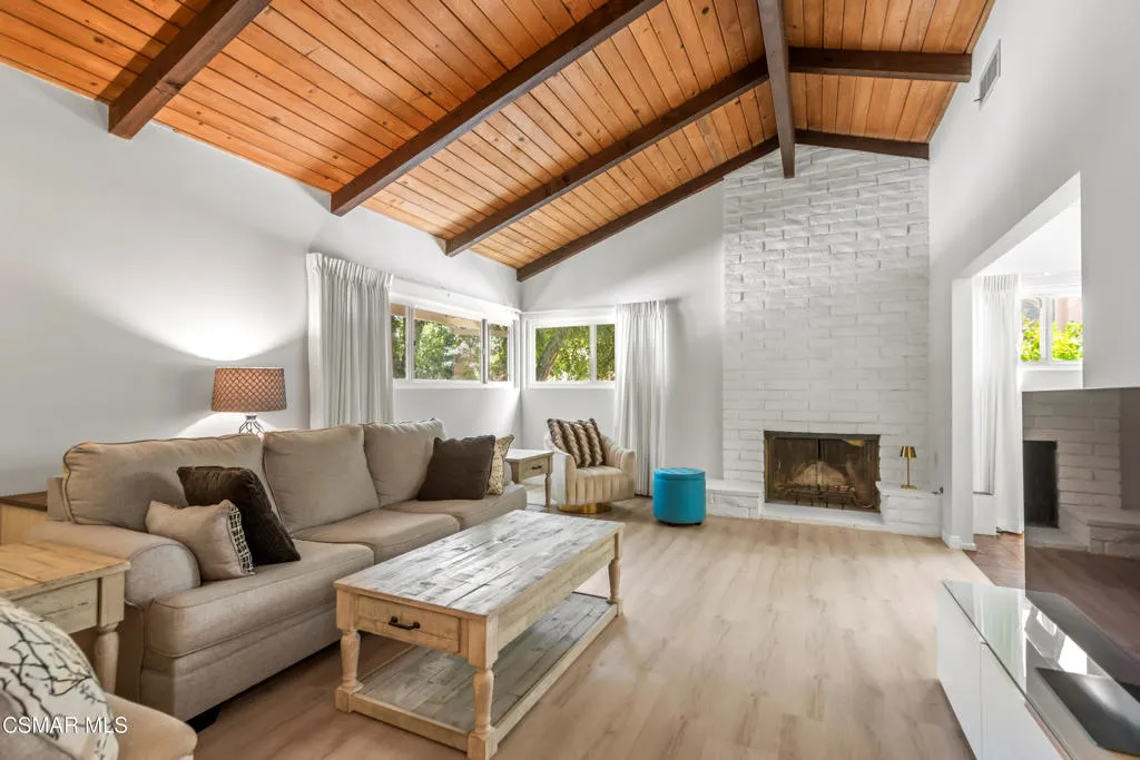 4230 Canoga Avenue, Woodland Hills, California 91364 home-pic-3