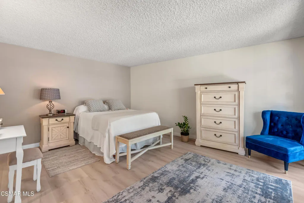4230 Canoga Avenue, Woodland Hills, California 91364 home-pic-19