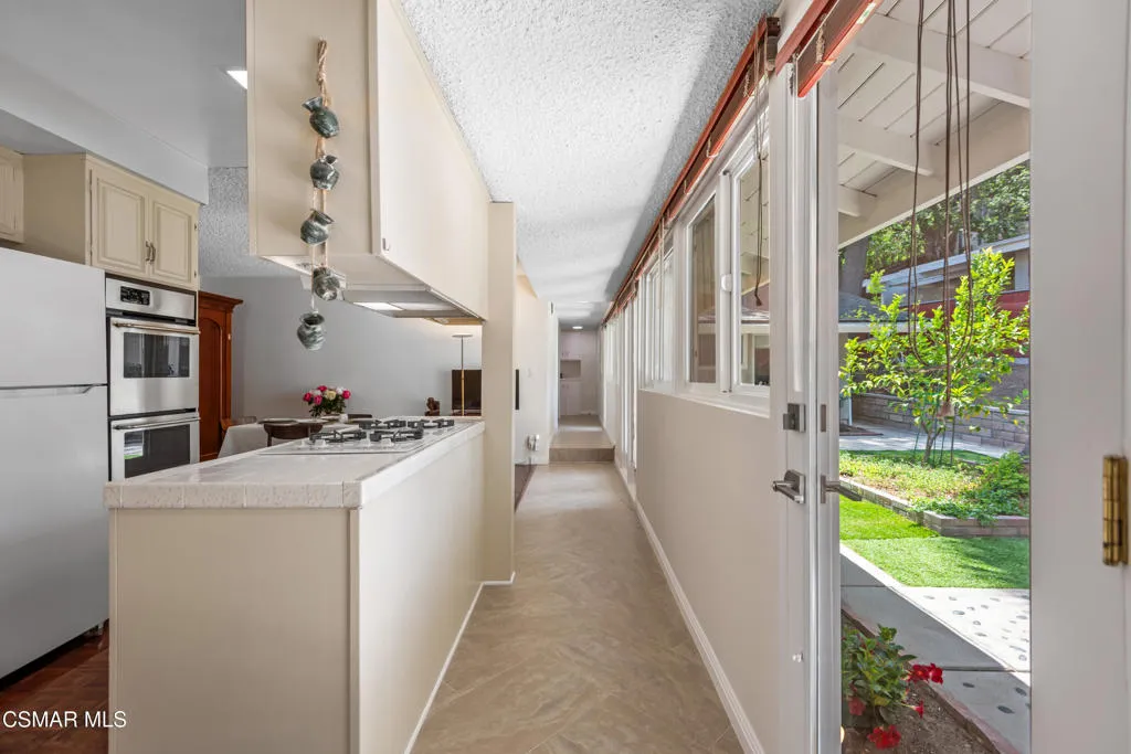 4230 Canoga Avenue, Woodland Hills, California 91364 home-pic-8