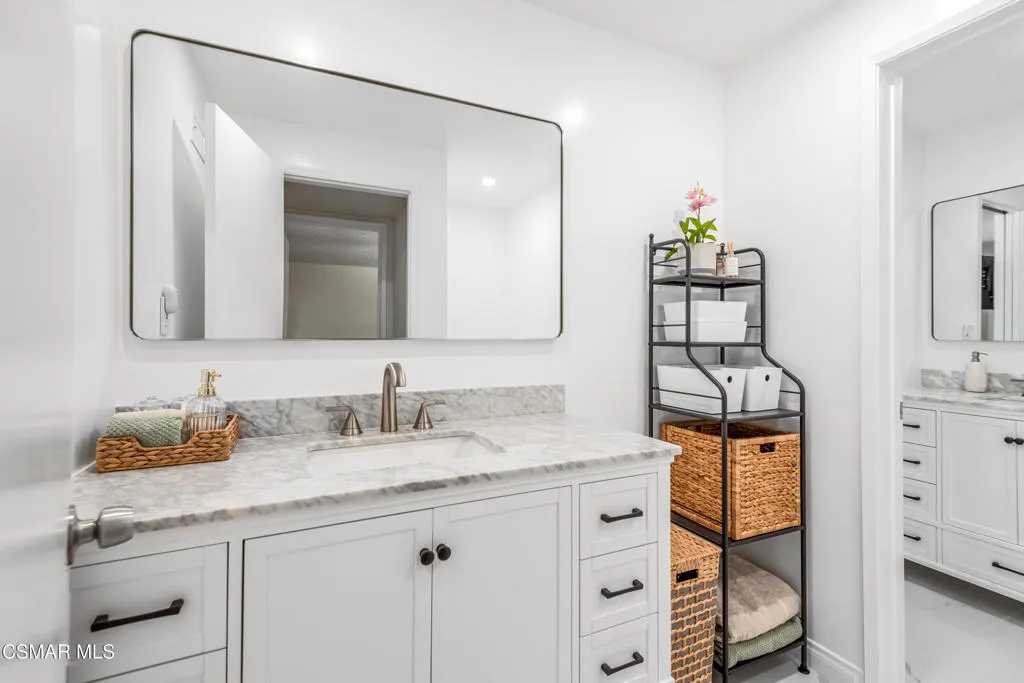 4230 Canoga Avenue, Woodland Hills, California 91364 home-pic-22