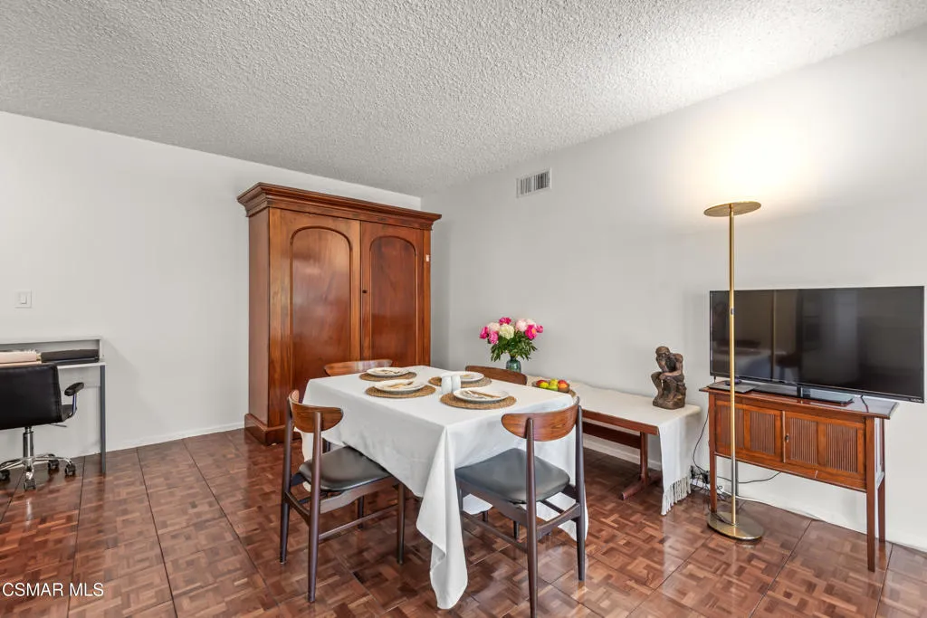 4230 Canoga Avenue, Woodland Hills, California 91364 home-pic-13