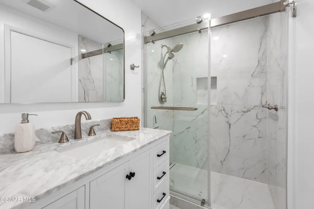 4230 Canoga Avenue, Woodland Hills, California 91364 home-pic-15