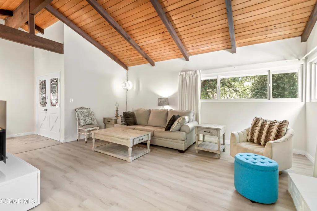 4230 Canoga Avenue, Woodland Hills, California 91364 home-pic-4