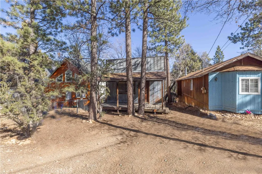 269 Imperial, Sugarloaf, California 92386 home-pic-14