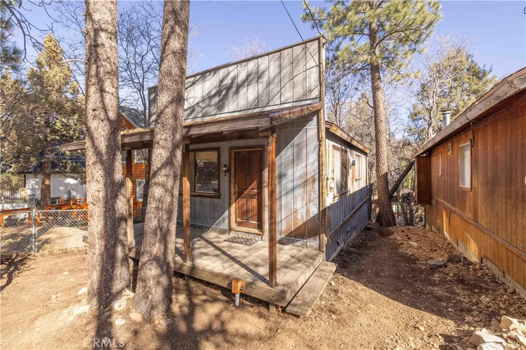 269 Imperial, Sugarloaf, California 92386 home-pic-1