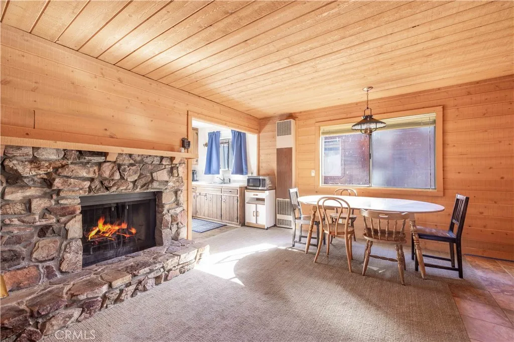 269 Imperial, Sugarloaf, California 92386 home-pic-3