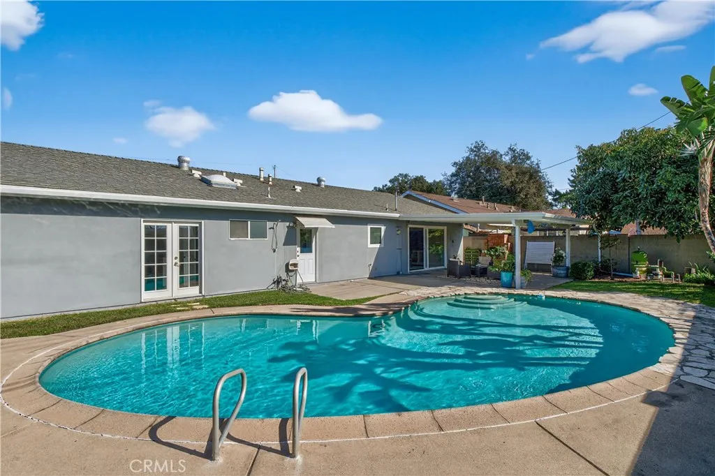 1610 E 20th Street, Santa Ana, California 92705 home-pic-34