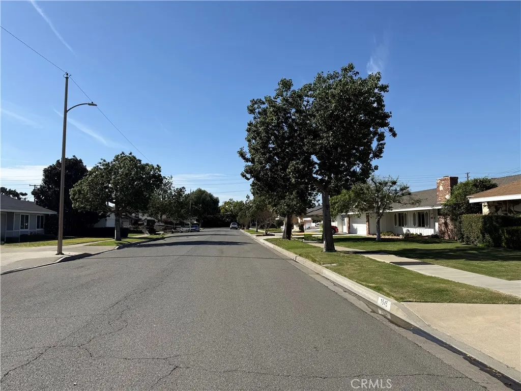 1610 E 20th Street, Santa Ana, California 92705 home-pic-43