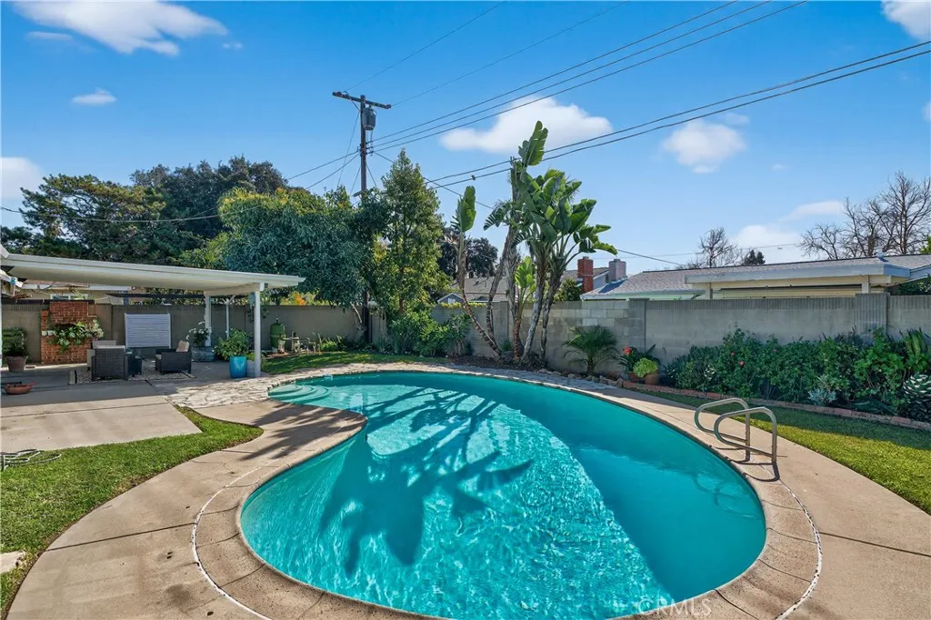 1610 E 20th Street, Santa Ana, California 92705 home-pic-35