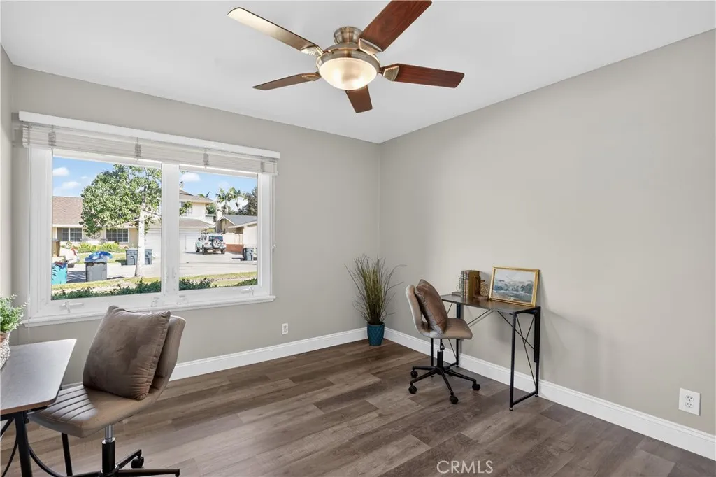 1610 E 20th Street, Santa Ana, California 92705 home-pic-18