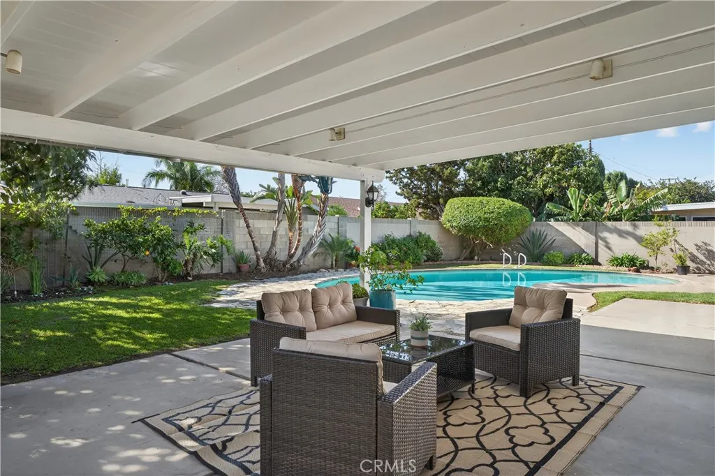1610 E 20th Street, Santa Ana, California 92705 home-pic-29