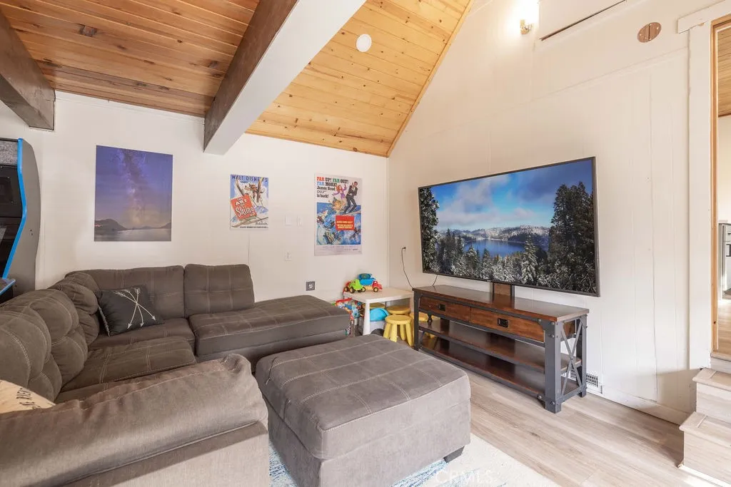 332 Vista, Big Bear Lake, California 92315 home-pic-48