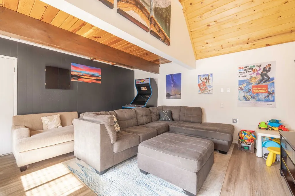 332 Vista, Big Bear Lake, California 92315 home-pic-49