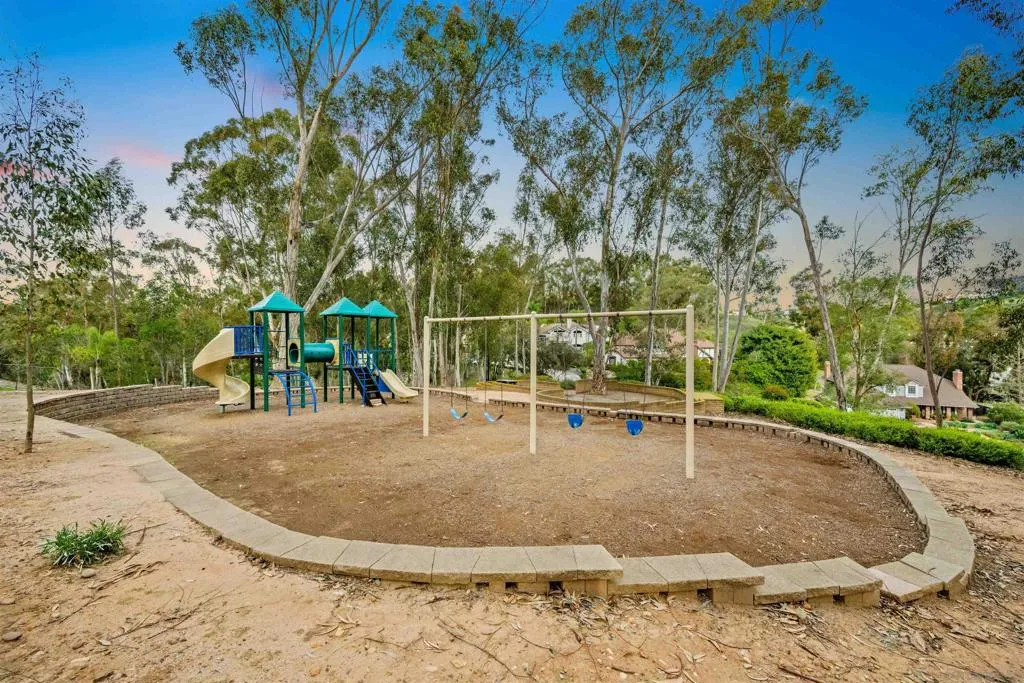 12294 Spruce Grove Pl, San Diego, California 92131 home-pic-49