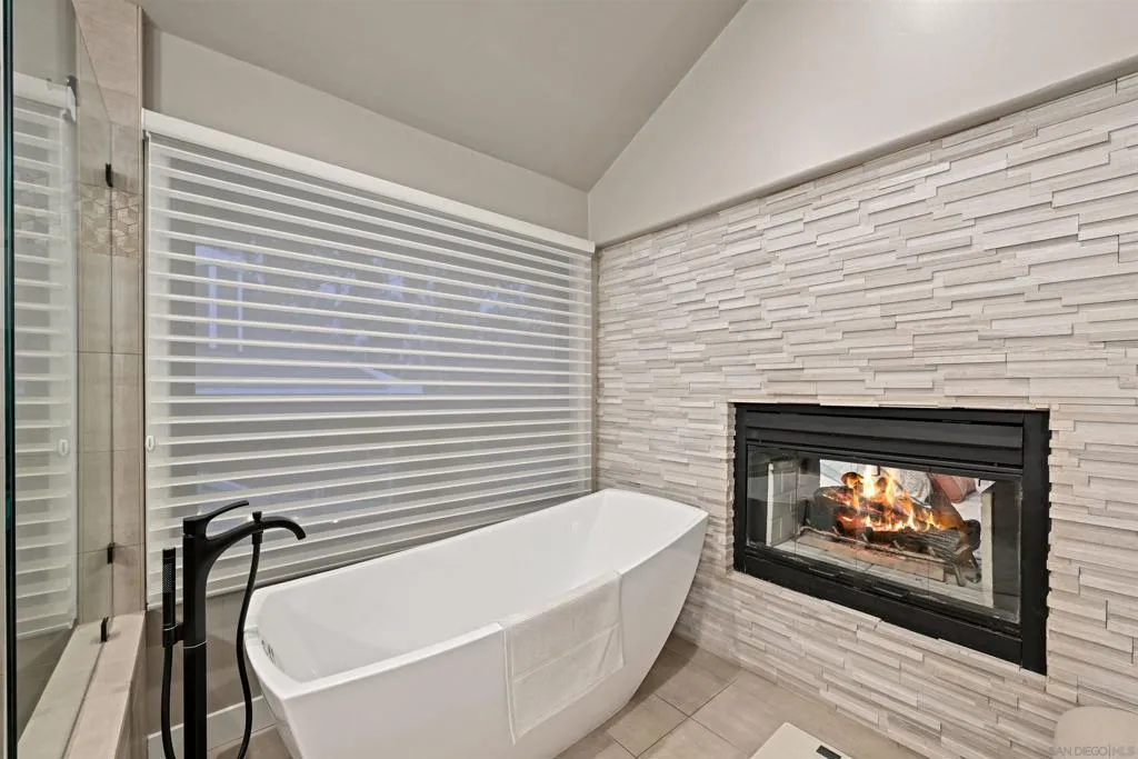 12294 Spruce Grove Pl, San Diego, California 92131 home-pic-27