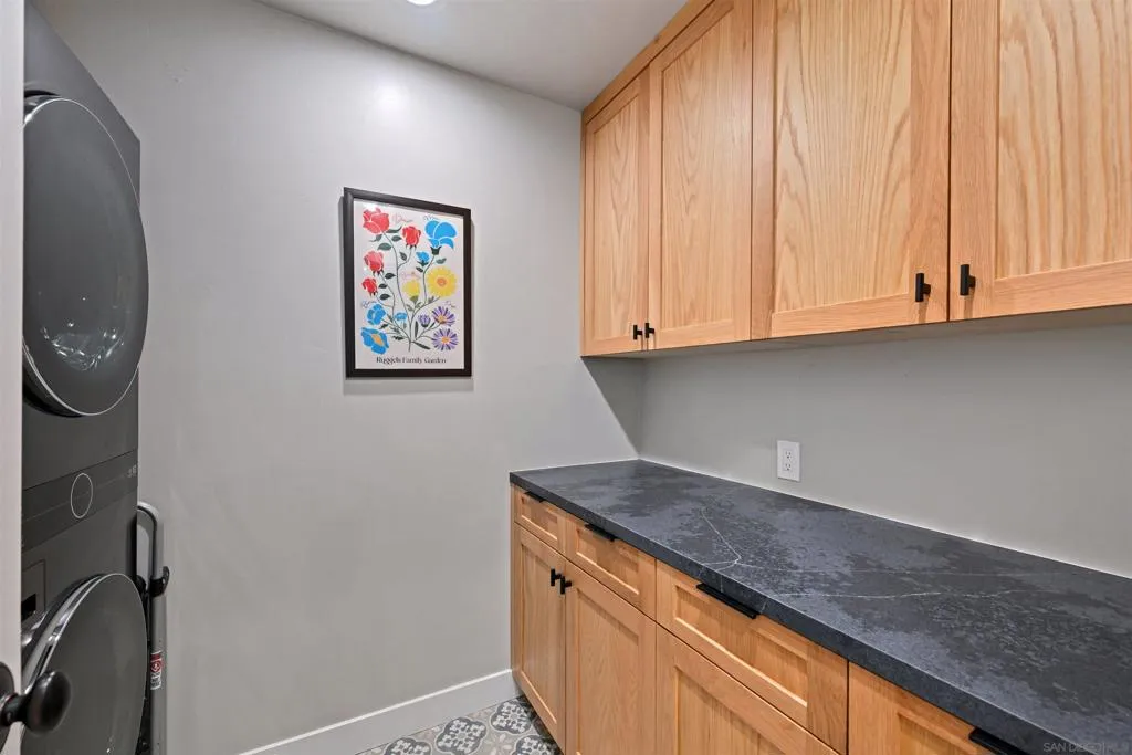 12294 Spruce Grove Pl, San Diego, California 92131 home-pic-37