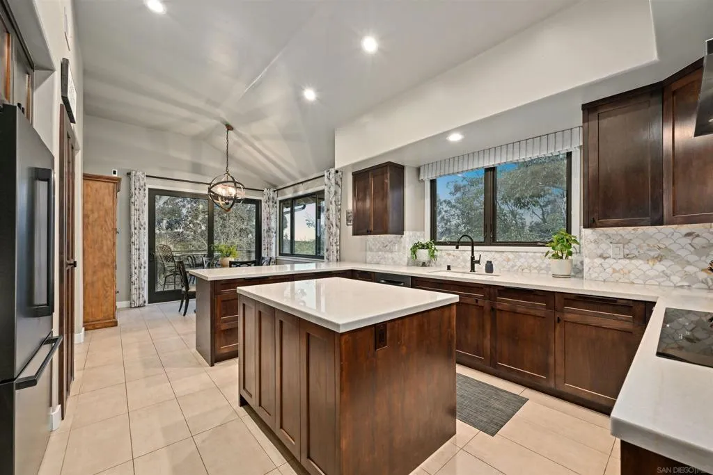 12294 Spruce Grove Pl, San Diego, California 92131 home-pic-19