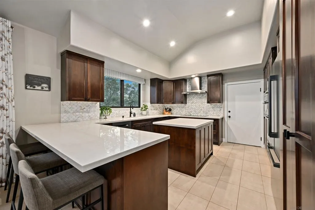 12294 Spruce Grove Pl, San Diego, California 92131 home-pic-18