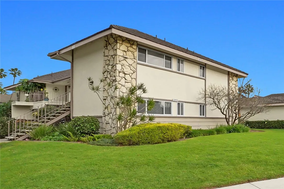 22934 Nadine Circle B, Torrance, California 90505 home-pic-1
