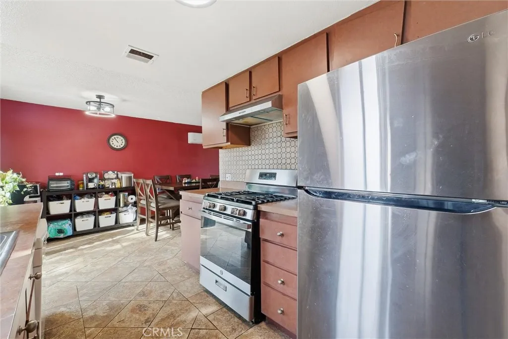16716 E Renwick, Azusa, California 91702 home-pic-15