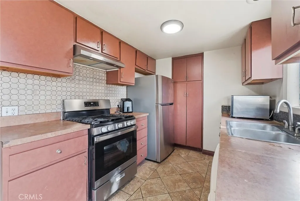 16716 E Renwick, Azusa, California 91702 home-pic-12